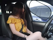 南韓淫女享受在露天停車場刺激手淫的感覺
